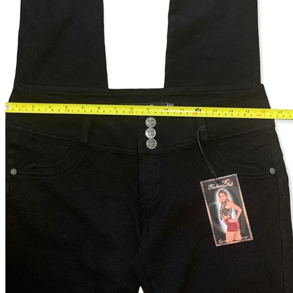 Woman’s XXL Blk Columbian Butt Lifting Jeans, 3 button front, no back pockets - Picture 8 of 10